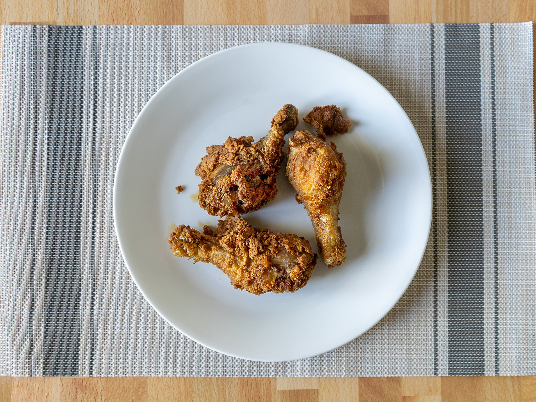 Reheated fried chicken using an air fryer