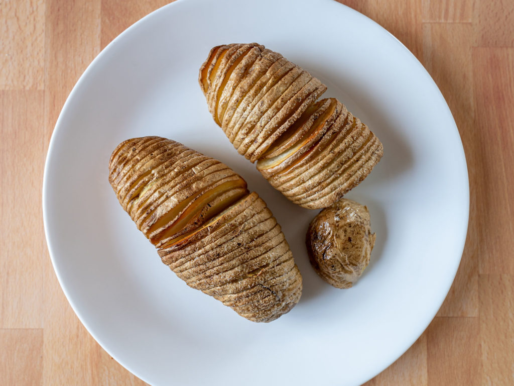 Air fried Hasselback potatoes